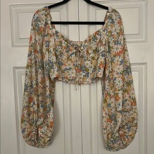 Floral Flowy Sleeve Crop Top